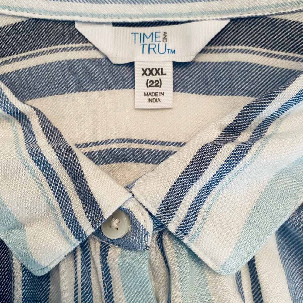 👕Time and Tru Blue and White Striped Button Down Shirt - Picture 6 of 10